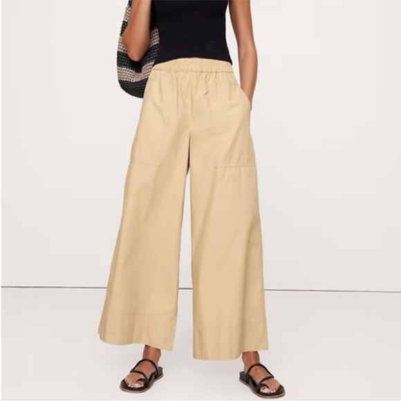 Banana Republic Tan Wide-Leg
Women's Pants - Picture 1 of 5
